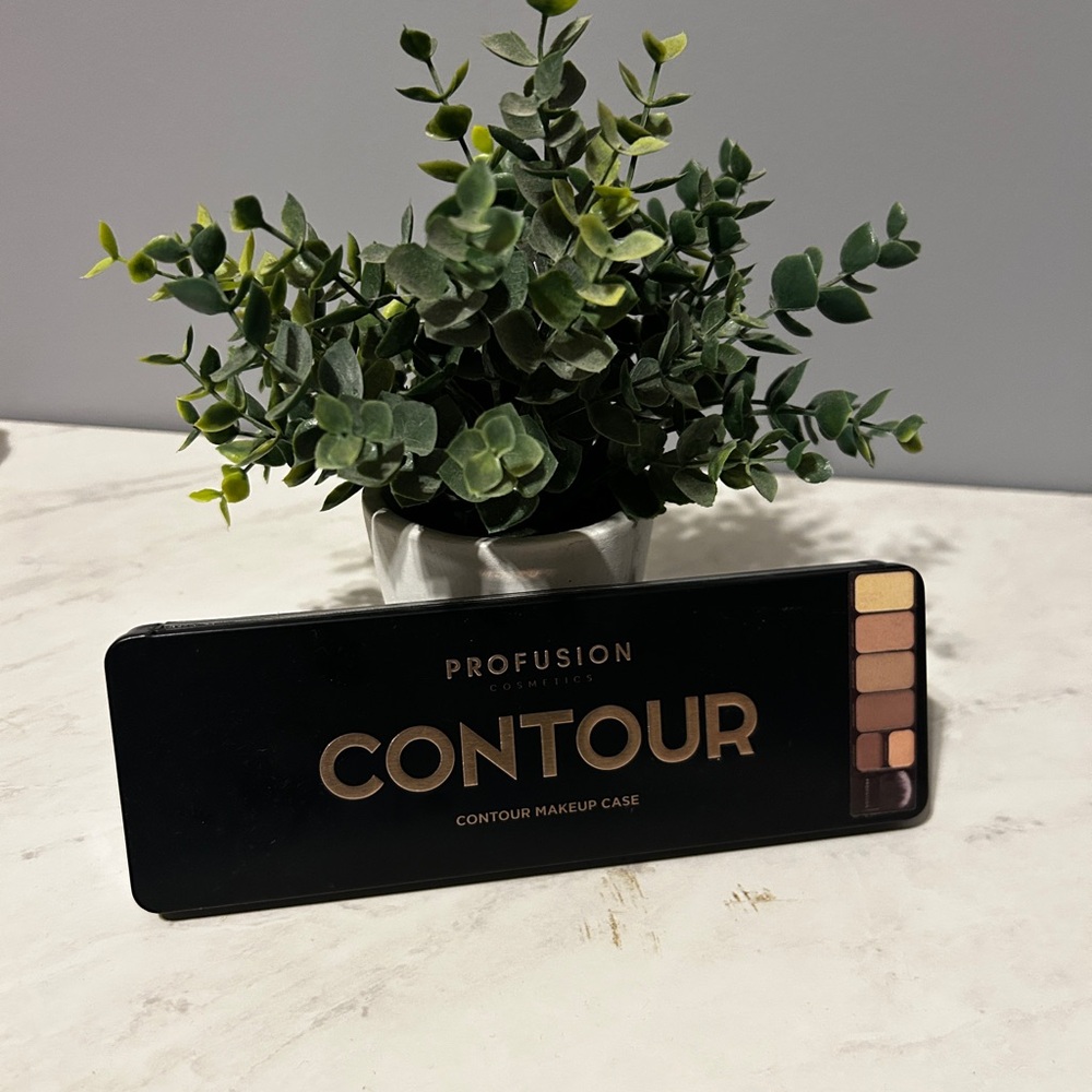 Profusion Cosmetics Contour Makeup Case - Black and Brown Shades